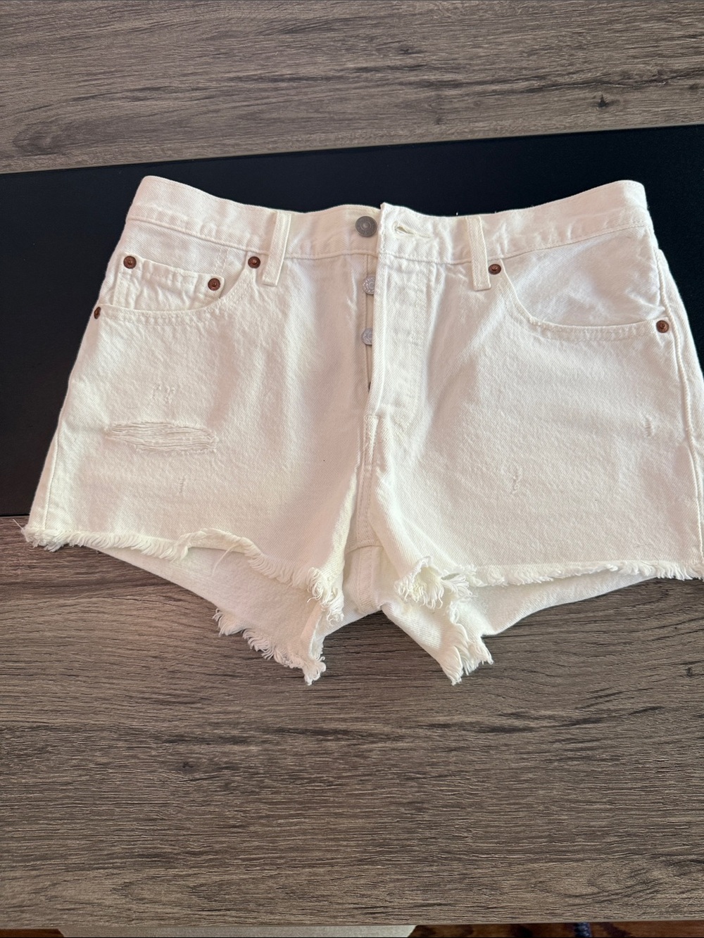 Levi Classic White Frayed Hem Denim Shorts